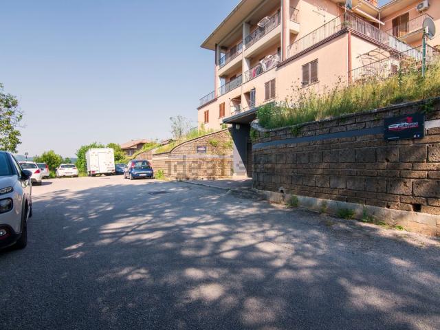 Locale in affitto di 320 m² in Via Capo Casale