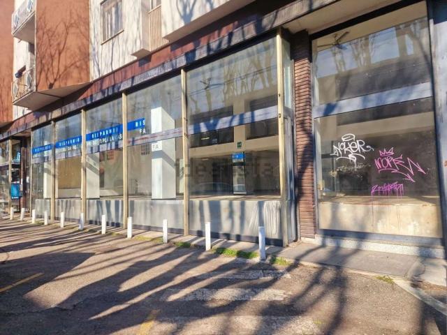 Locale in affitto di 320 m² in Corso Milano, 34