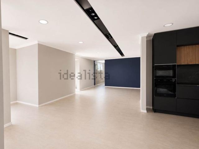 Locale in affitto di 328 m² in Strada Statale 16 Adriatica