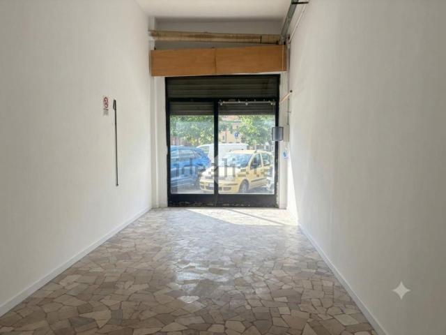 Locale in affitto di 32 m² in Piazza Andrea Costa, 10