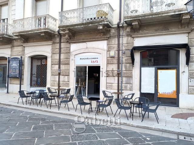Locale in affitto di 32 m² in Piazza Gabriele Pepe