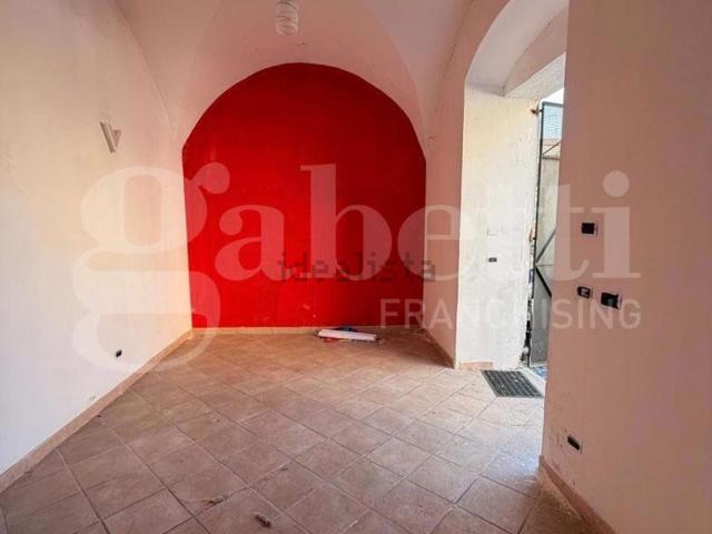 Locale in affitto di 32 m² in Piazza Porta Nuova