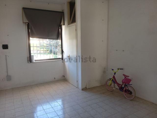 Locale in affitto di 32 m² in Via Alcide De Gasperi
