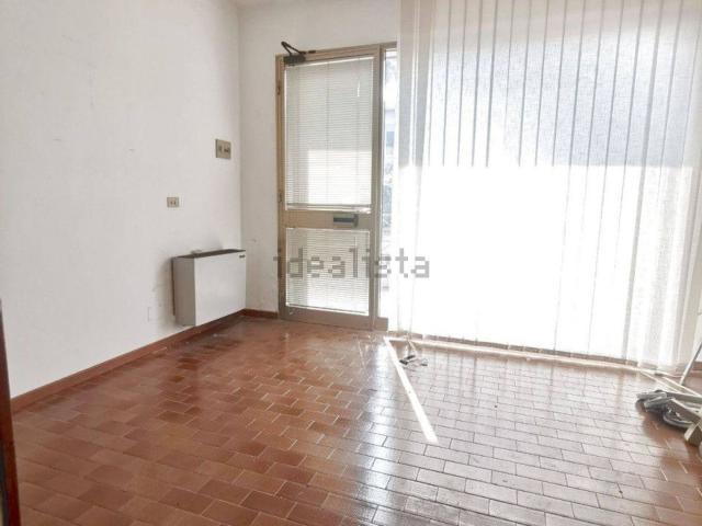 Locale in affitto di 32 m² in Via Longo P. B