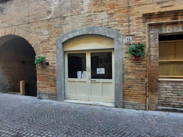 Locale in affitto di 32 m²