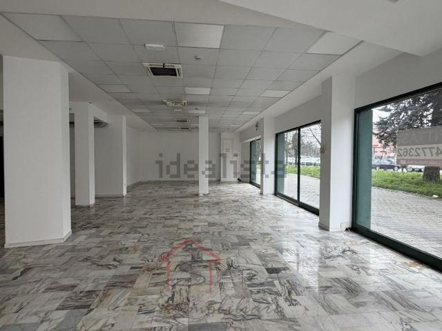 Locale in affitto di 330 m² in Via Cardinale Callegari, 30
