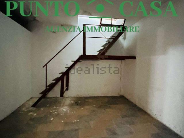 Locale in affitto di 330 m² in Via Gaileri