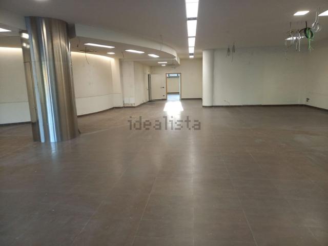 Locale in affitto di 330 m² in Via Gruccia, 23