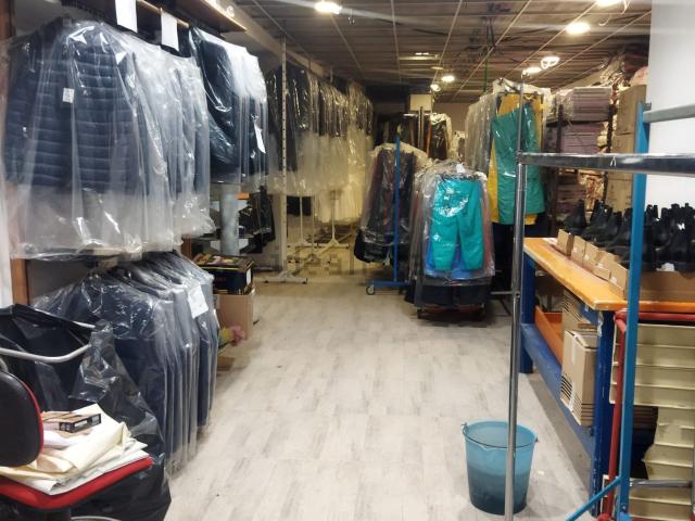 Locale in affitto di 330 m² in Via Fratelli Bandiera