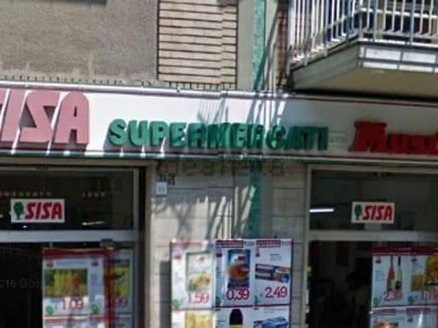 Locale in affitto di 330 m² in Via Luigi Amabile