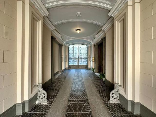 Locale in affitto di 335 m² in Via Giuseppe Luigi Lagrange, 40