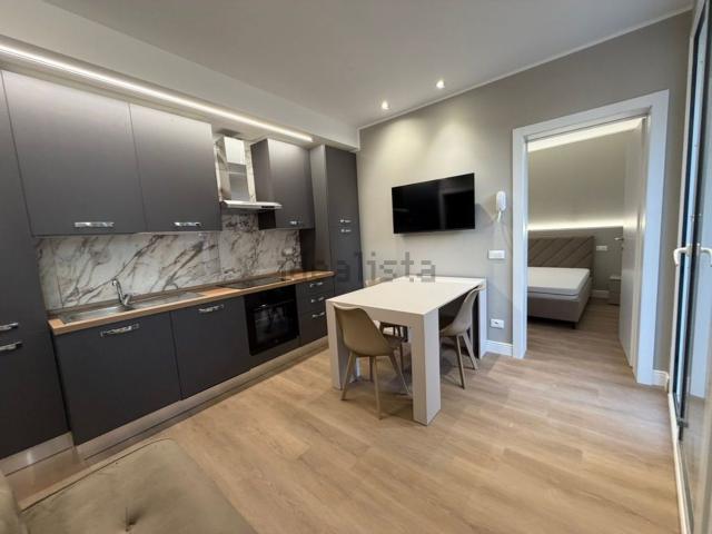 Locale in affitto di 37 m² in Piazza Unità, 10