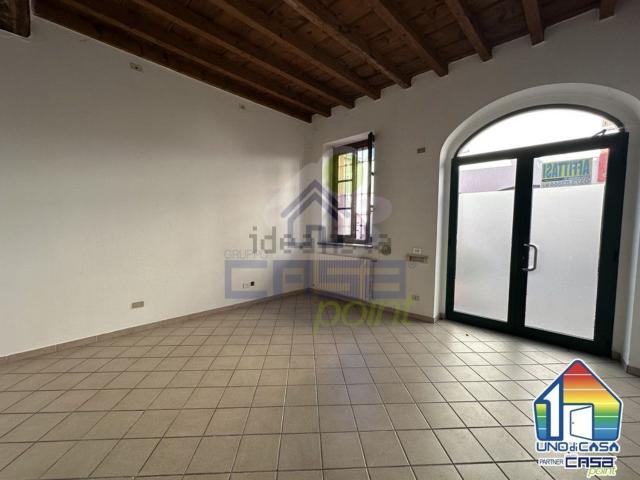 Locale in affitto di 37 m² in Via Roma