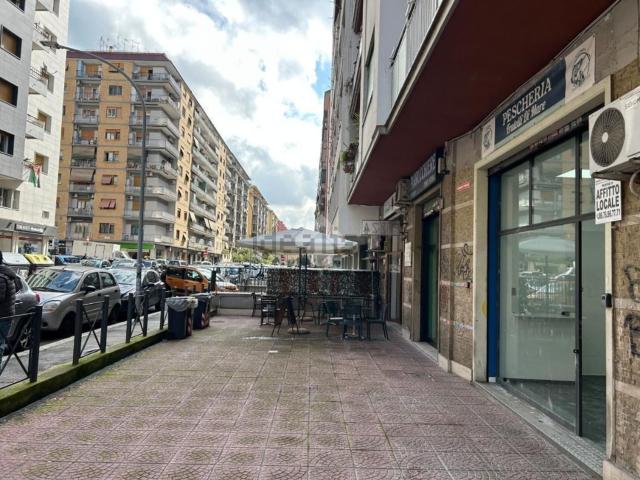 Locale in affitto di 37 m² in Via Licinio Murena, 15
