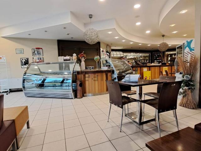 Locale in affitto di 340 m²