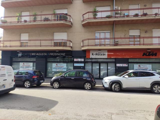 Locale in affitto di 340 m² in Via Arigni
