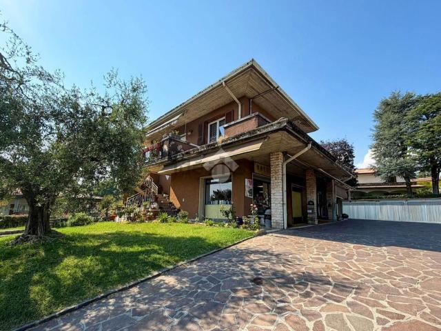 Locale in affitto di 340 m² in Via Brescia, 6