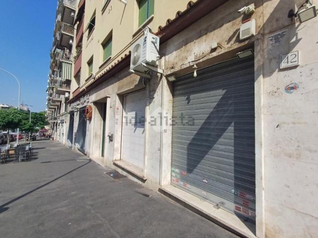 Locale in affitto di 34 m² in Viale Furio Camillo, 42