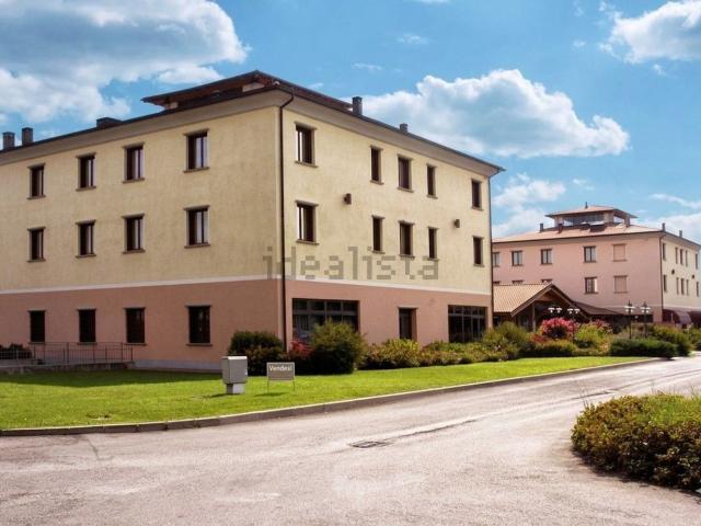 Locale in affitto di 350 m²