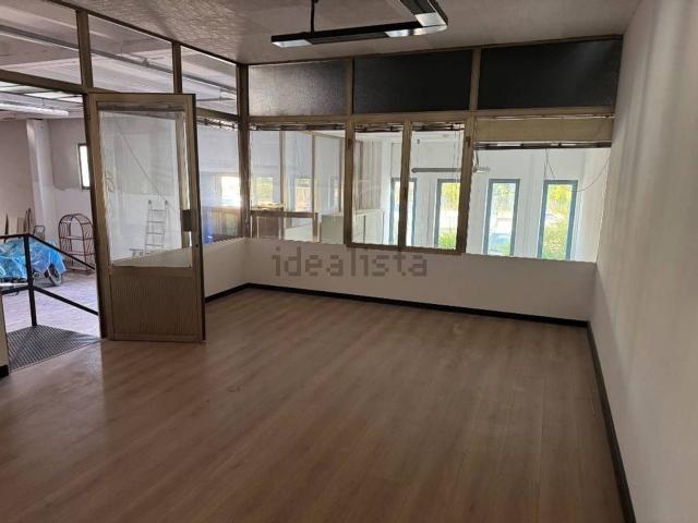 Locale in affitto di 350 m²