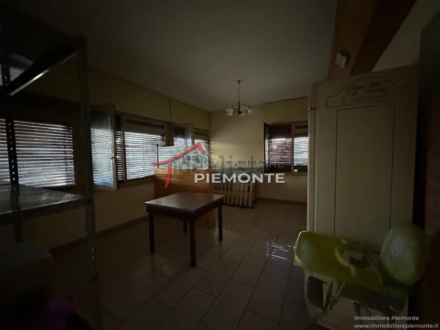 Locale in affitto di 350 m²