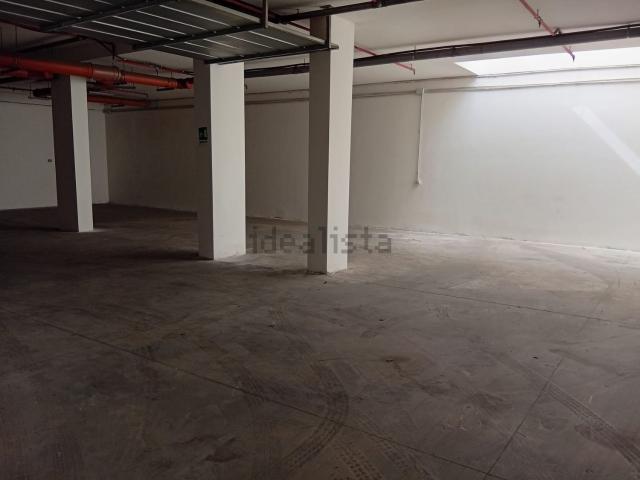Locale in affitto di 350 m²