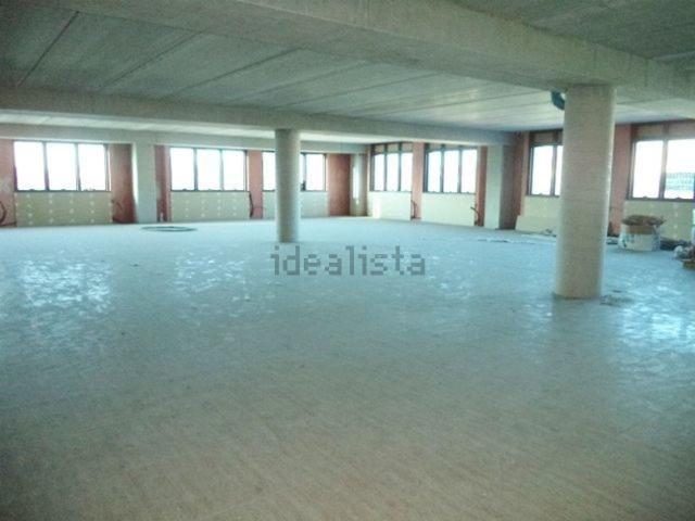 Locale in affitto di 350 m²