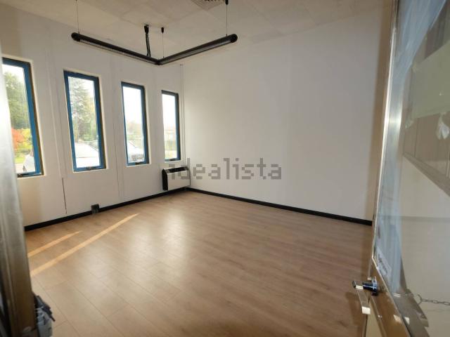 Locale in affitto di 350 m²