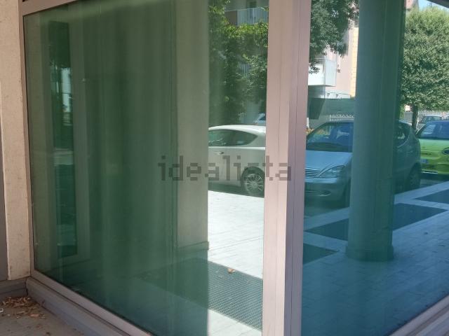 Locale in affitto di 350 m²