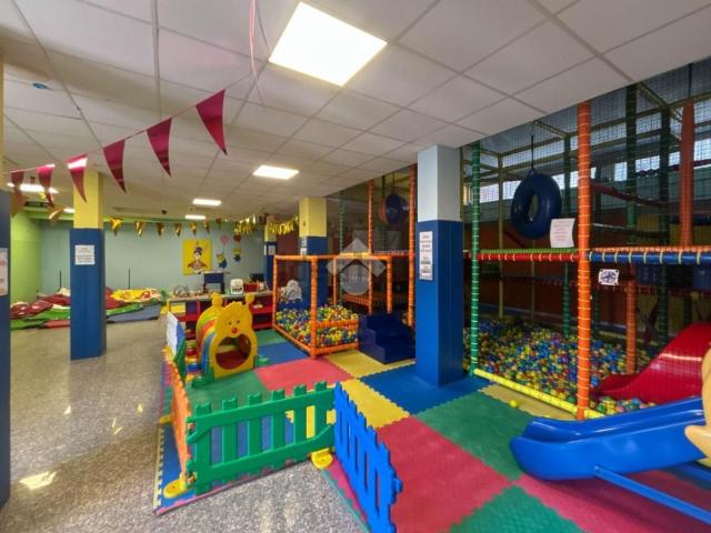 Locale in affitto di 350 m² in Via Don Luigi Cantini, 72
