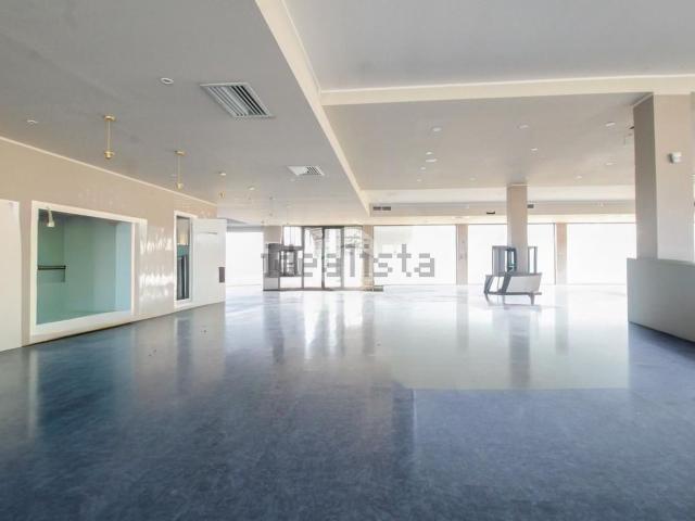 Locale in affitto di 350 m² in Via Molini, 95