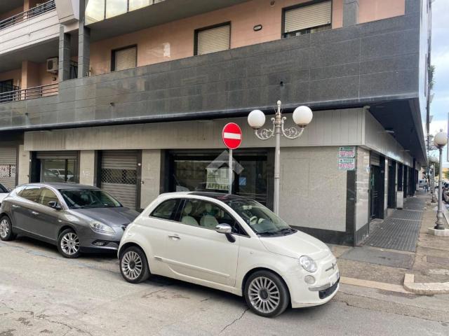 Locale in affitto di 350 m² in Via Monte Sabotino, 50