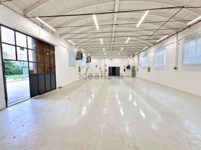 Locale in affitto di 350 m² in Via Mavora, 13