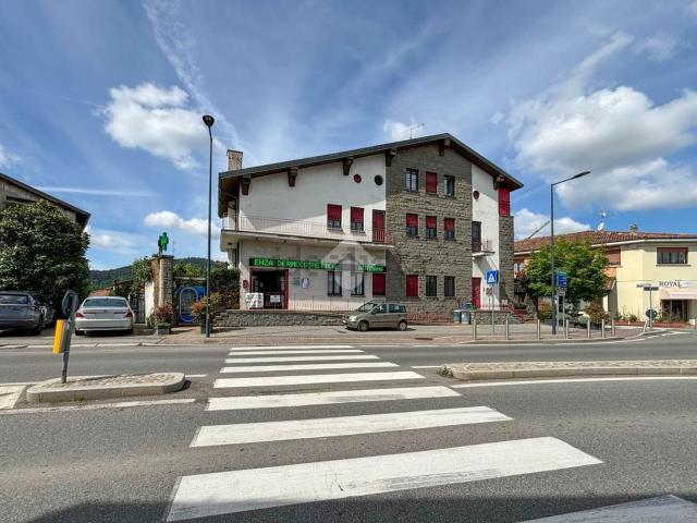 Locale in affitto di 350 m² in Via Provinciale, 21