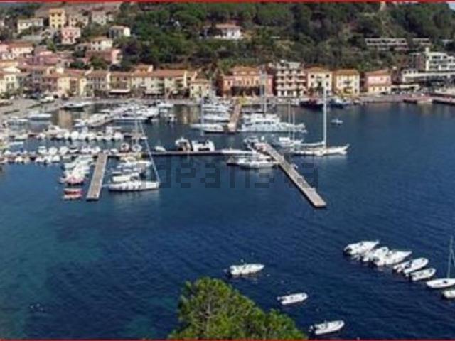 Locale in affitto di 35 m² in Lungomare Molo Iv Novembre