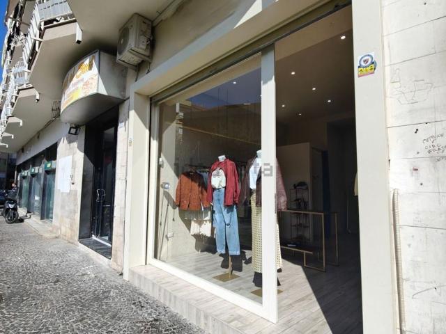 Locale in affitto di 35 m² in Piazza Riscatto