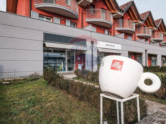 Locale in affitto di 35 m² in Via Valtrighe, 1