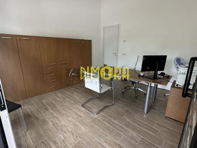 Locale in affitto di 35 m² in Via Vittorio Veneto, 2
