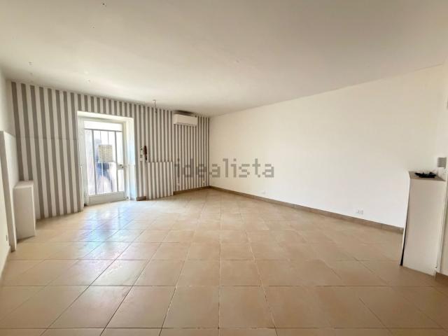 Locale in affitto di 35 m² in Via Vittorio Lusani, 13