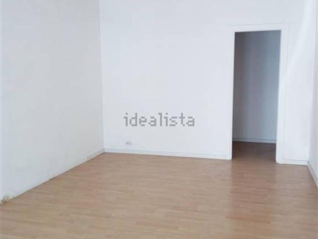 Locale in affitto di 35 m² in Via Bligny