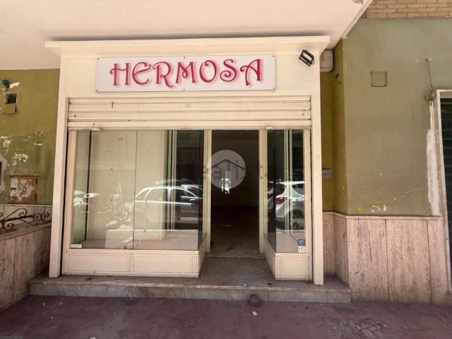 Locale in affitto di 35 m² in Via Carlo Carrà, 71