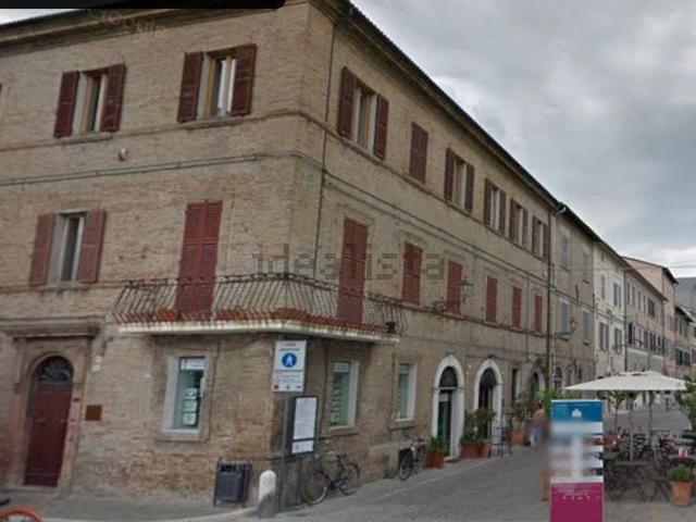 Locale in affitto di 35 m² in Via Cesare Battisti