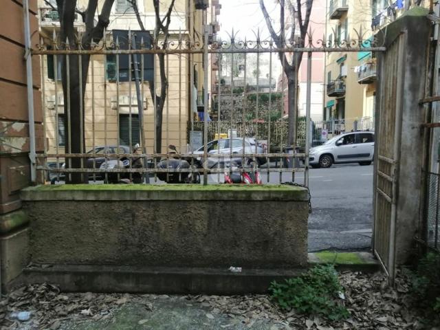 Locale in affitto di 35 m² in Via Contubernio Giovanni Battista d&apos Albertis, 83