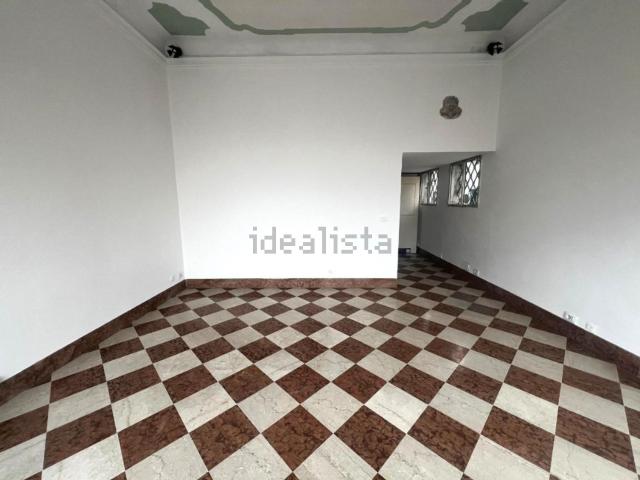 Locale in affitto di 35 m² in Via della Vittoria