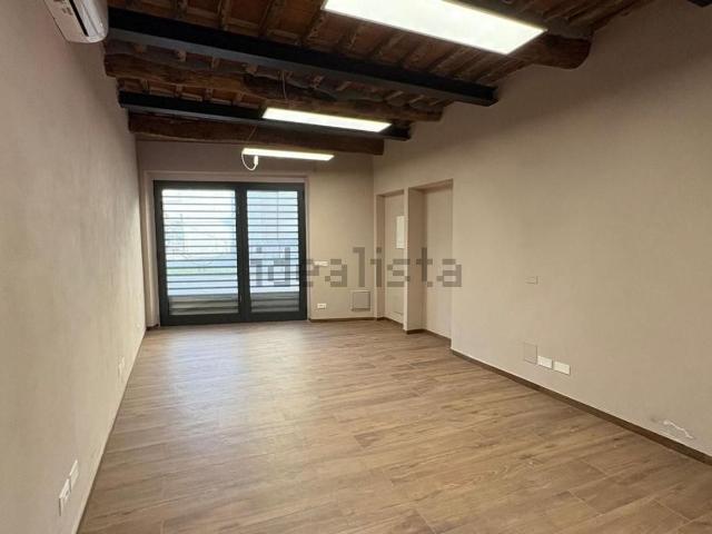 Locale in affitto di 35 m² in Via delle Ville Prima, 55100