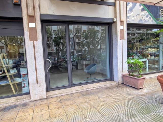 Locale in affitto di 35 m² in Via Emilia