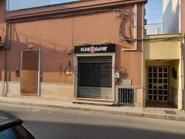 Locale in affitto di 35 m² in Via Fratelli Bandiera
