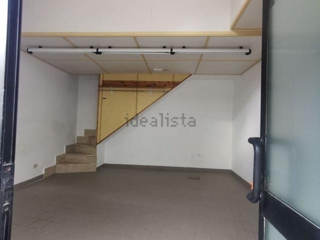 Locale in affitto di 35 m² in Via Francesco Piccinno