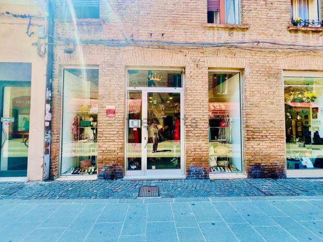 Locale in affitto di 35 m² in Via Giuseppe Garibaldi