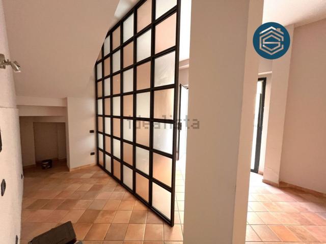 Locale in affitto di 35 m² in Via I Maggio, 27